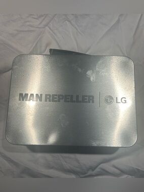 MAN REPELLER x LG tin lunchbox